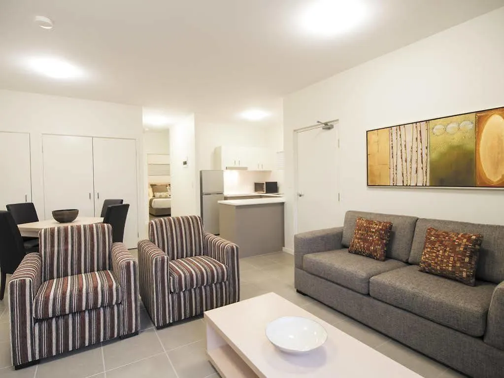 Oaks Middlemount Suites 4*,