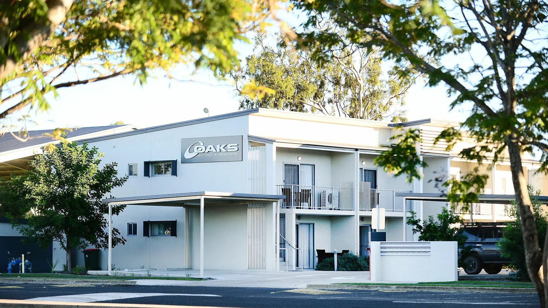 Oaks Middlemount Suites 4*,