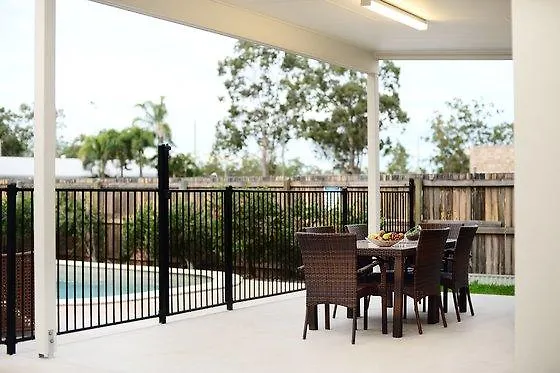 Oaks Middlemount Suites 4*,  Avustralya