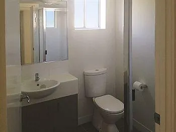Oaks Middlemount Suites 4*,